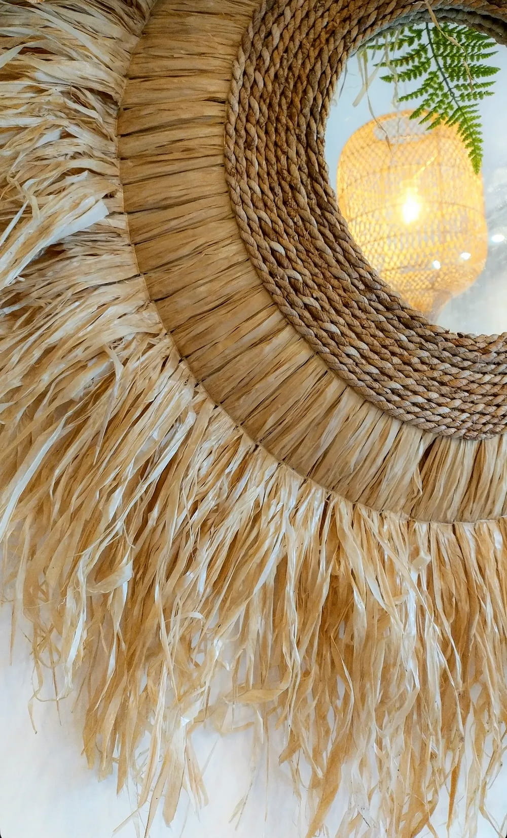 Decoración espejo de rafia